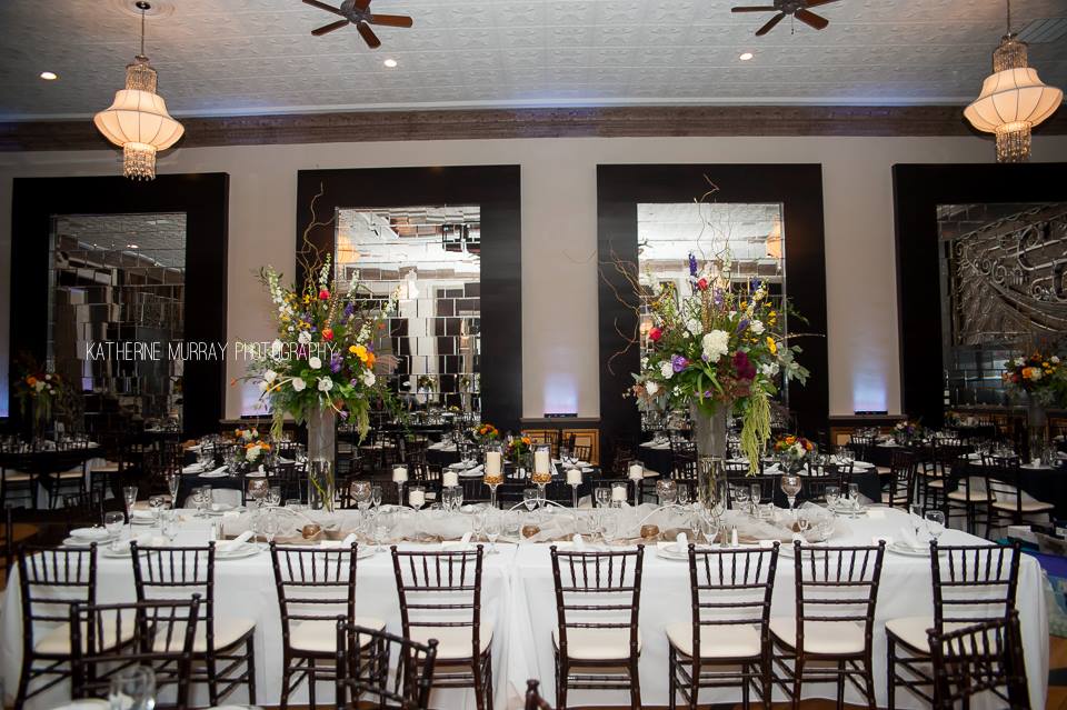 Image of the King's Table a 2016 wedding trend featured at The Allure Wedding Venue and Event Center